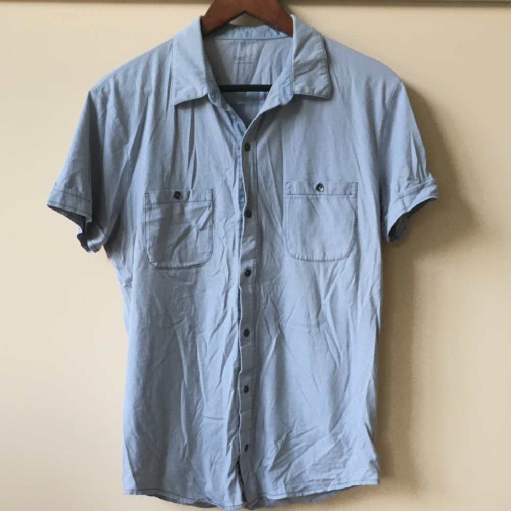 Like-new Gap shirt